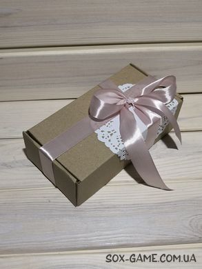 Коробка подарункова 195х100х60 №92 з декоративним оформленням