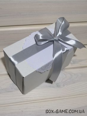 Коробка подарункова 160х85х110 №59 з декоративним оформленням