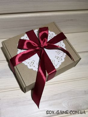 Коробка подарункова 160х140х60 №33 з декоративним оформленням