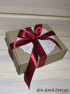 Коробка подарункова 160х140х60 №33 з декоративним оформленням