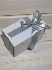 Коробка подарункова 160х85х110 №59 з декоративним оформленням